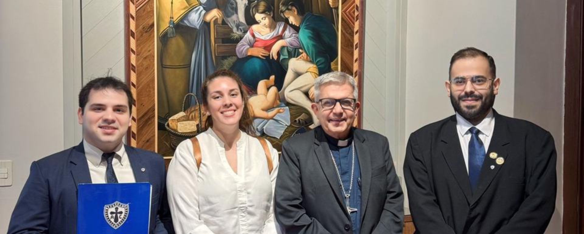 Asunción mettine with the Archbishop